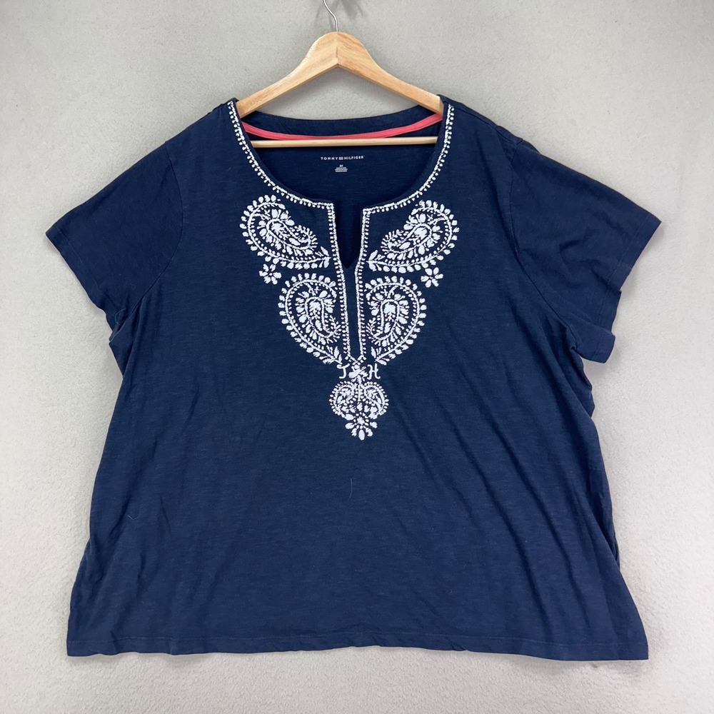 Tommy Hilfiger T-Shirt Womens‎ 2X Navy Blue Short Sleeve Cotton Floral